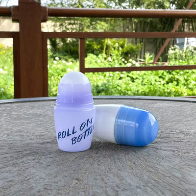 Yuyao 50ml Custom Roll On Flasks For Deodorant รอยลอกที่ป้องกันการรั่ว รอยลอกบนขวดสําหรับดูแลผิว